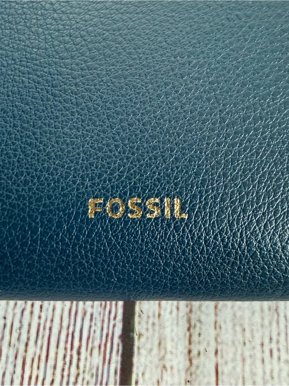 FOSSIL Madison Blue Heart Zipper Wallet